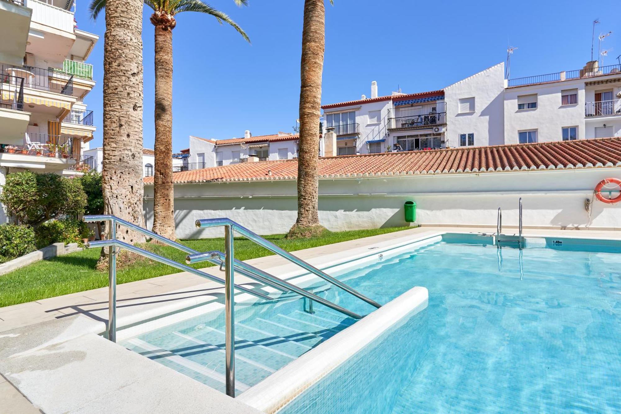 1 Bed Apartment With Sea View Nerja Exterior photo