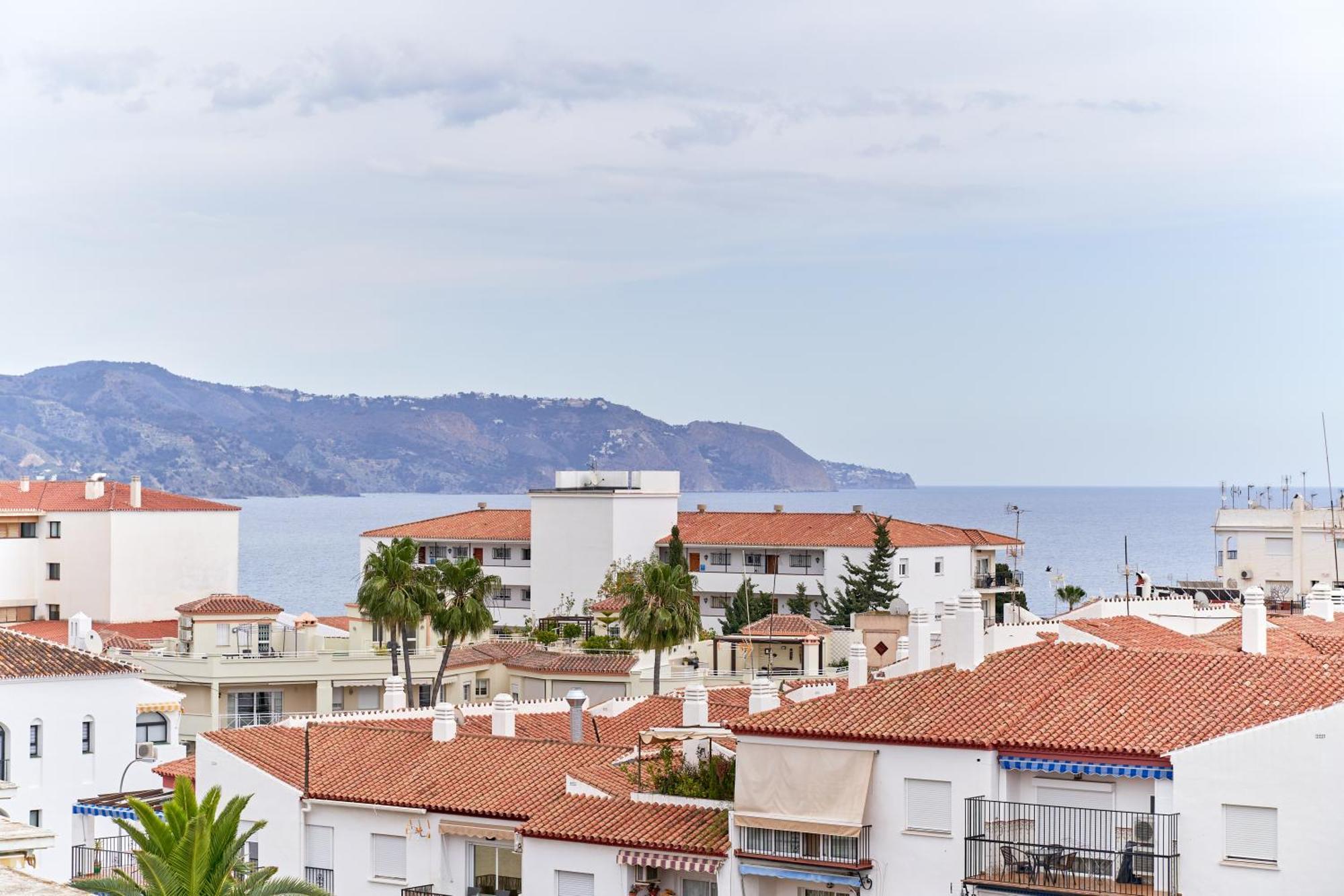 1 Bed Apartment With Sea View Nerja Exterior photo